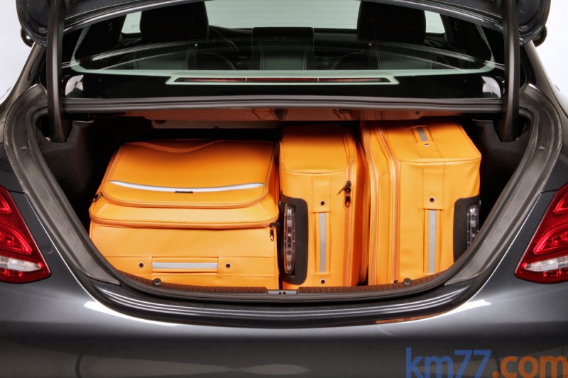 maletas_mercedes.jpg (224.52 KiB) Visto 17383 veces Maletero Mercedes Clase C