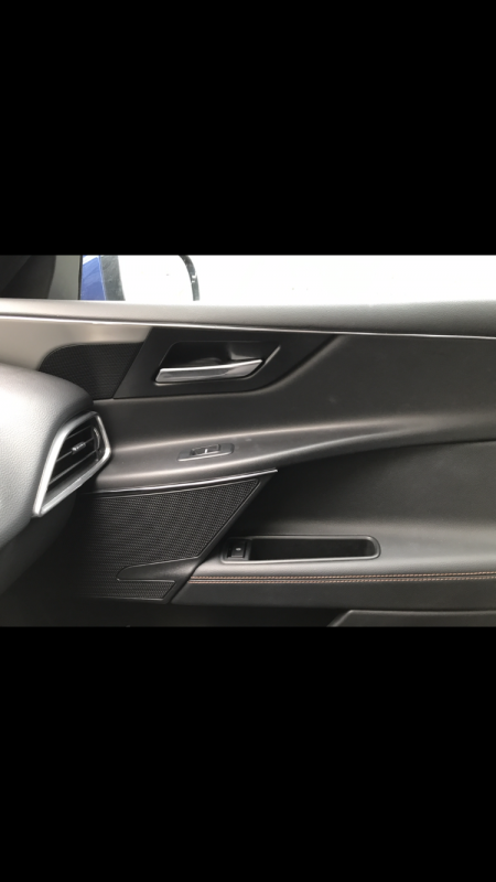 IMG_4463.PNG (852.65 KiB) Visto 31994 veces a ver si os gusta el último detalle que le puse al coche es el embellecedor cromado a lo largo de la puerta