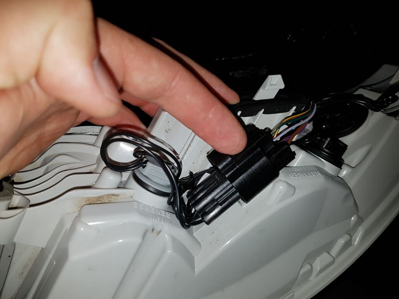 IMG-20170629-WA0013.jpg (145.53 KiB) Visto 36495 veces Foto 12. Pestaña óptica trasera.