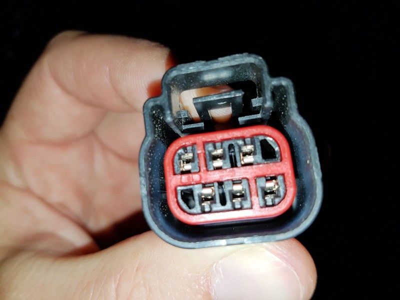 IMG-20170629-WA0019.jpg (146.35 KiB) Visto 36491 veces Foto 14. Pestaña óptica trasera 2