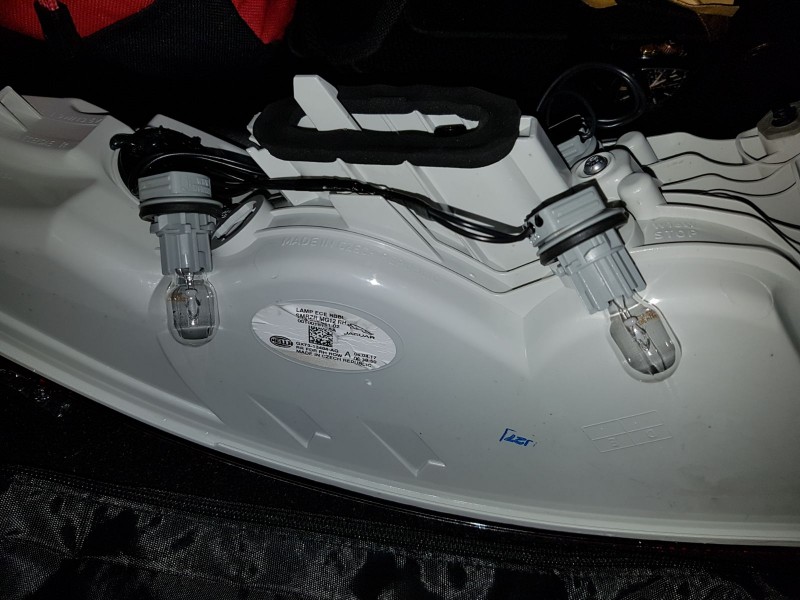 IMG-20170629-WA0016.jpg (211.2 KiB) Visto 36491 veces Foto 15. Luces freno