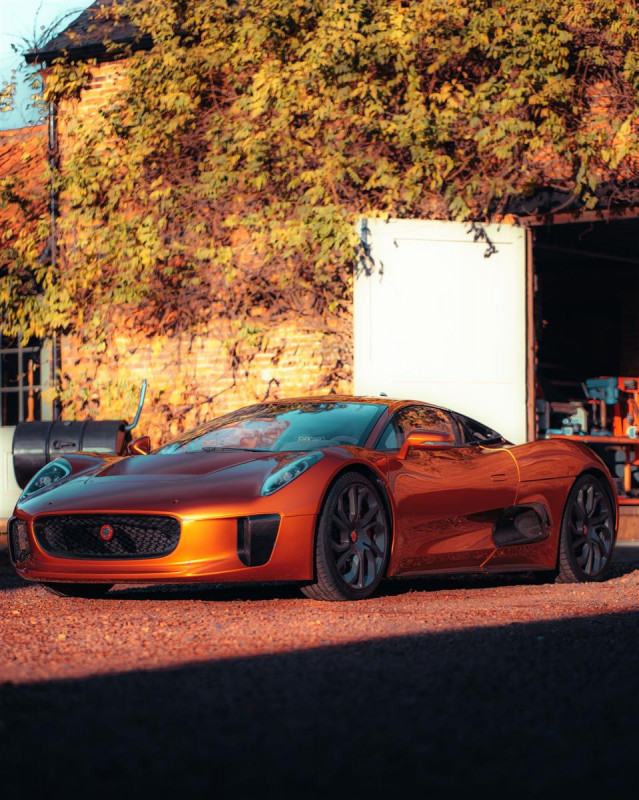 Jaguar-C-X75-1.jpg